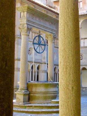 Viterbo - Chiostro della Cisterna