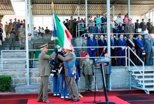 Il cambio al vertice della scuola sottufficiali dell'esercito tra il generale De Col e il generale Addis