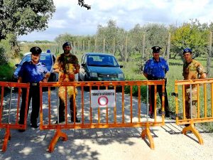 Bomba all'aeroporto - Forze dell'ordine baschi azzurri controllano i varchi