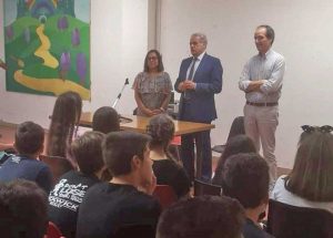 Il sindaco Giovanni Arena e l'assessore Micci alla scuola di Grotte Santo Stefano