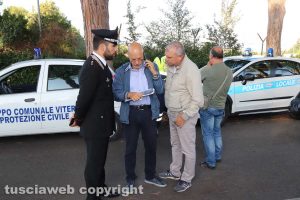 Bomba all'aeroporto - Evacuazione - L'ingresso della scuola marescialli