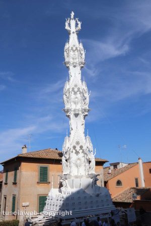 Viterbo - Santa Rosa - Gloria sul sagrato