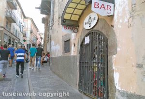 Viterbo - Chiuso il bar Beat Cafè in via Cairoli - Il provvedimento del questore