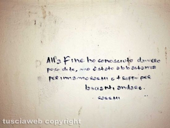 Viterbo - Graffiti e scritte sui muri