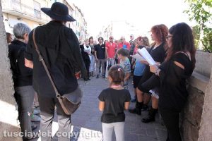 Ronciglione - La passeggiata/racconto realizzata da alcuni degli aspiranti “apprendisti” narratori 