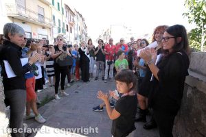 Ronciglione - La passeggiata/racconto realizzata da alcuni degli aspiranti “apprendisti” narratori 