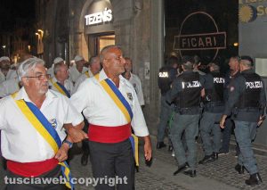 Viterbo - Santa Rosa - Il trasporto di Gloria - Un intervento della polizia