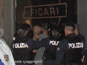 Viterbo - Santa Rosa - Il trasporto di Gloria - Un intervento della polizia