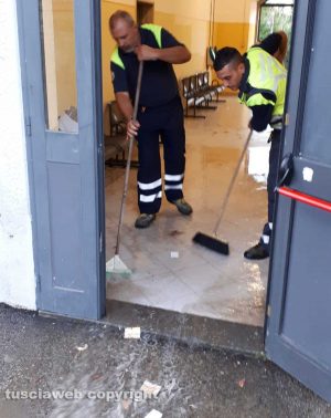 Montefiascone - L'intervento dell'Asvom nella sala d'attesa della stazione