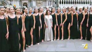 Le finaliste di Miss Italia 2018 con la patron Patrizia Mirigliani