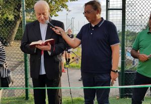 Viterbo - Nuovo manto erboso del campo da calciotto della parrocchia Santa Maria della Grotticella