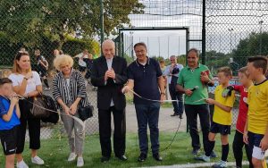 Viterbo - Nuovo manto erboso del campo da calciotto della parrocchia Santa Maria della Grotticella