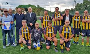 Viterbo - Nuovo manto erboso del campo da calciotto della parrocchia Santa Maria della Grotticella