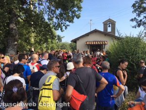 Centinaia di camminatori sulle vie dell’esilio a Soriano nel Cimino