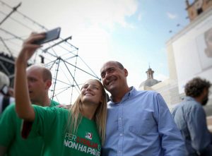 Zingaretti a piazza del Popolo per la manifestazione del Pd