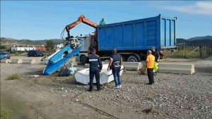 Civitavecchia - La rimozione delle barche