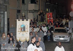 Viterbo - San Francesco in processione per le vie del centro storico