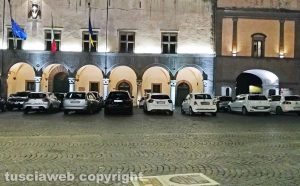Viterbo - Parcheggio selvaggio a piazza del Comune