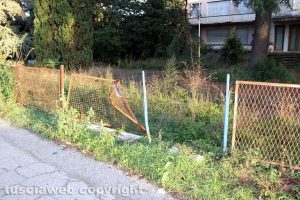 Viterbo - Ex terme Inps, sfondata la recinzione