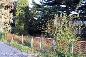 Viterbo - Ex terme Inps, sfondata la recinzione