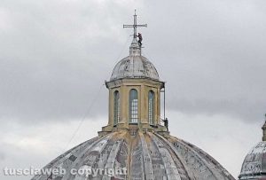 Montefiascone - L'intervento dei rocciatori