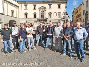 Viterbo - Lavoratori della Uno Più in piazza