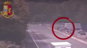 Polizia stradale - Inseguimento in autostrada