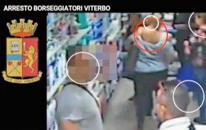 Viterbo - Polizia - I borseggiatori in azione