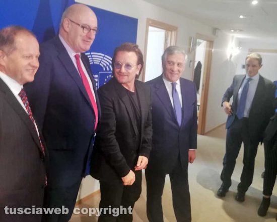Bruxelles - Antonio Tajani con Bono Vox