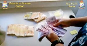 Narcotraffico, operazione Napaho della Guardia di finanza - I soldi sequestrati