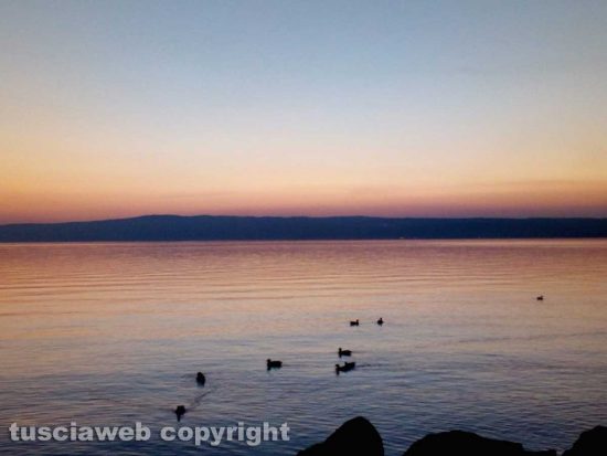 Tramonto sul lago di Bolsena