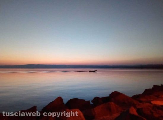 Tramonto sul lago di Bolsena