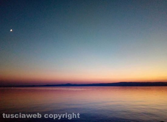 Tramonto sul lago di Bolsena