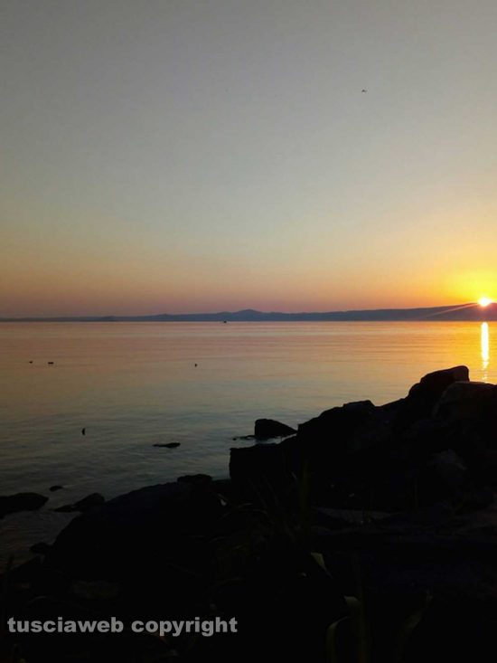 Tramonto sul lago di Bolsena
