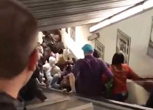 Roma - Frana la scala mobile della metro