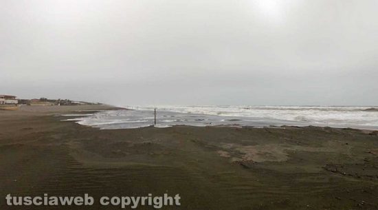 Mare in burrasca a Montalto