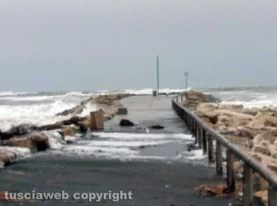 Mare in burrasca a Montalto