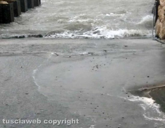 Mare in burrasca a Montalto