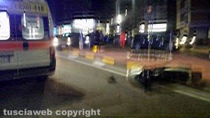Viterbo - Cade dal motorino in via Garbini