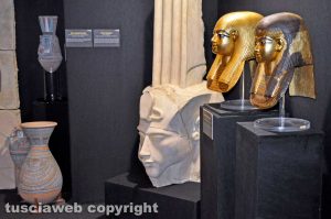 Viterbo - La mostra di Tutankhamon a piazza Fontana grande