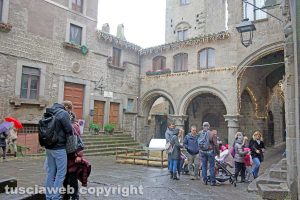 Viterbo - Turisti a San Pellegrino
