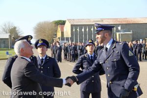 Viterbo - Massimo Mecarini premia gli allievi marescialli