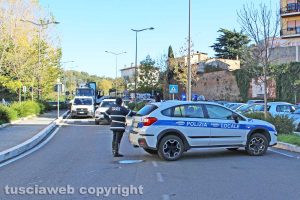 Viterbo - Camion in panne blocca via Genova