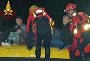 Maltempo - Salvataggio dei vigili del fuoco ad Agrigento