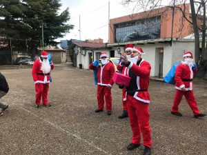 Viterbikers vestiti da Babbo Natale all'Associazione Murialdo