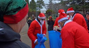 Viterbikers vestiti da Babbo Natale all'Associazione Murialdo