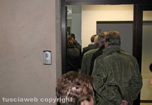 Viterbo - Primarie Pd - La fila ai seggi