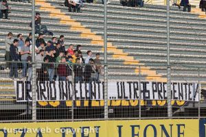 Sport - Calcio - Viterbese - La curva gialloblù
