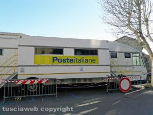Montefiascone - L'ufficio mobile delle poste a piazzale Mauri