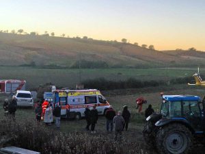 Tarquinia - Località Farnesiana - Il soccorso al 77enne finito sotto il trattore